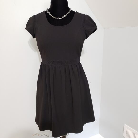 Little Black Dress Size by Pins and Needles 6 - Picture 2 of 9